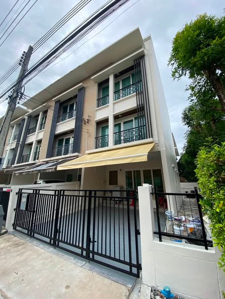 Baan Klang Muang Rama 9