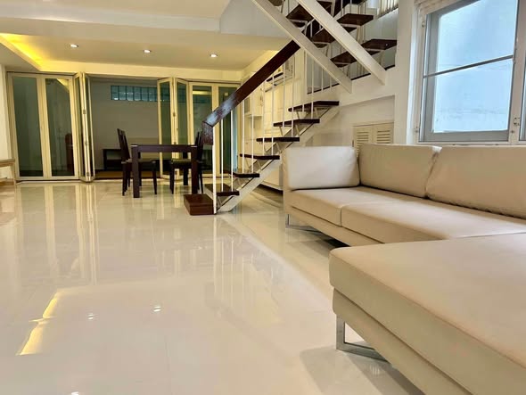 living room of Baan Klang Muang Rama 9 Soi 43