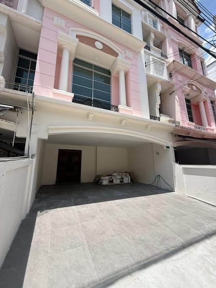 Baan Klang Muang Urbanion Rama 9-Ladprao