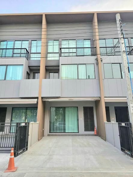 Baan Klang Mueang Rama 9-Krungthep Kritha