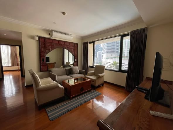 living room of Baan Piyasathon