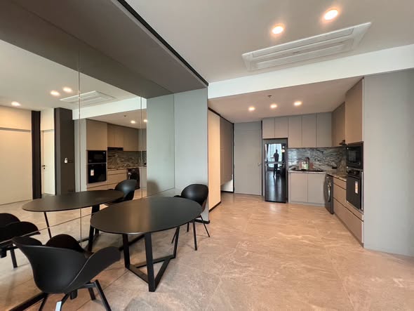 room interior of Baan Sathorn Chao Phraya