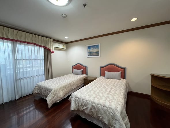 bedroom of Baan Suanpetch