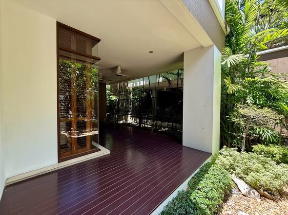 room interior of Baan Sukhumvit 18