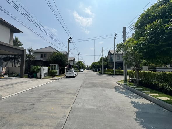 Bangkok Boulevard Ramintra-Serithai 2