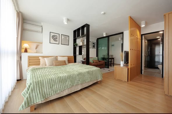 bedroom and room interior of Bangkok Feliz Sukhumvit 69-2