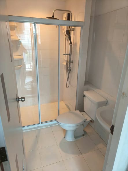 room interior and bathroom of Be You Chokchai 4 Condo