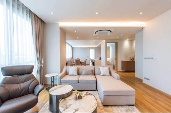 living room and bedroom of Bearing Residence