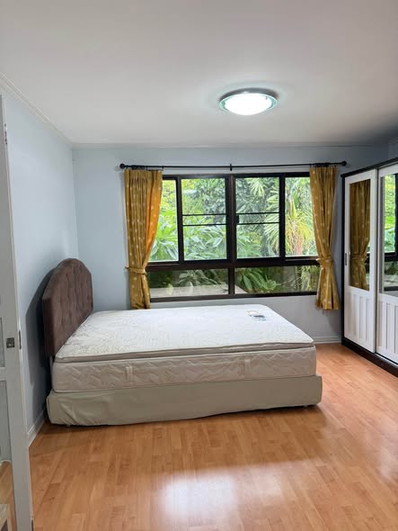 bedroom of ลุมพินีเพลส สวนพลู-สาทร