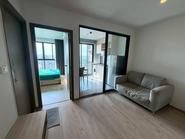 bedroom and room interior of ซอย ไอดีโอ โอทู