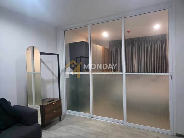 bedroom and room interior of ไรย์ ตลาดพลู
