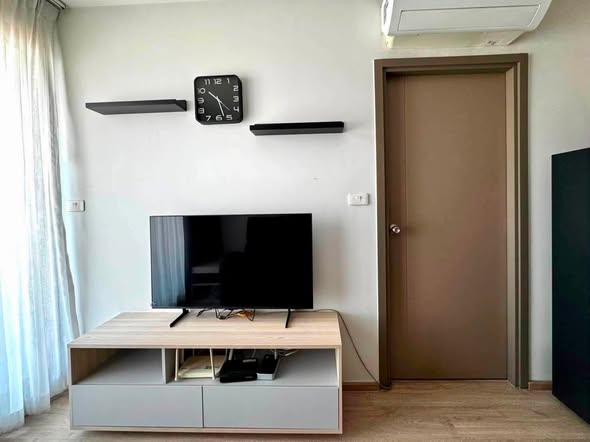 bedroom and room interior of ซอย ไอดีโอ โอทู