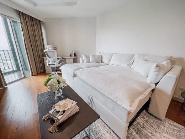 bedroom and living room of Belle Grand Rama 9