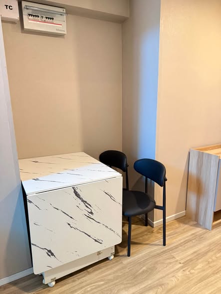 Blossom Condo Sathon-Charoen Rat