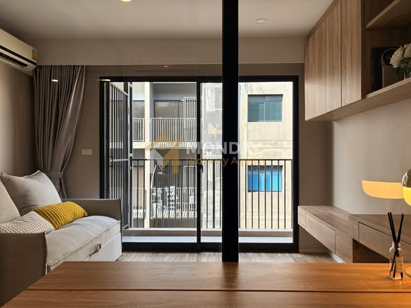 living room and room interior of Blossom Condo Sathon-Charoen Rat