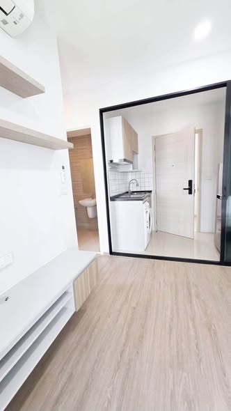 room interior of Brixton Sukhumvit 107 : บรอมตัน เพ็ท เฟรนด์ลี่ สุขุมวิท 107