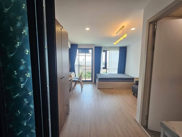 bedroom and room interior of Brompton Pet Friendly Samrong Station บรอมป์ตัน เพ็ท เฟรนด์ลี่ สำโรง สเตชั่น