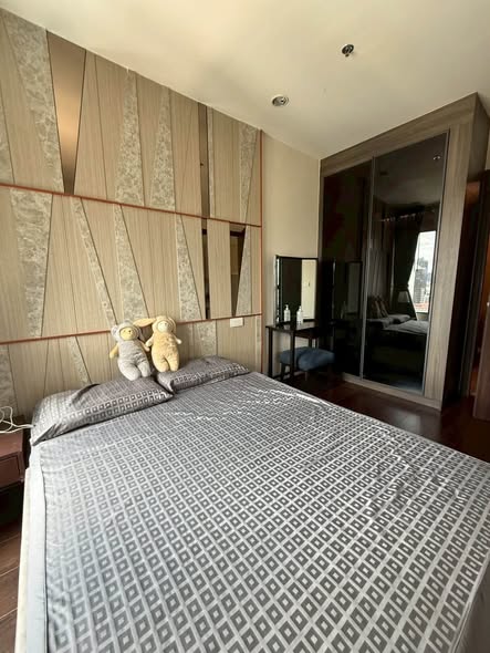 bedroom and room interior of C Ekkamai Condominium