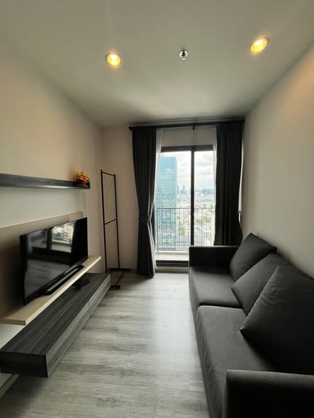 living room and bedroom of Centric Ari Station