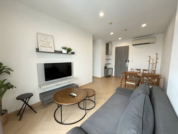 living room of Centric Huai Khwang Station