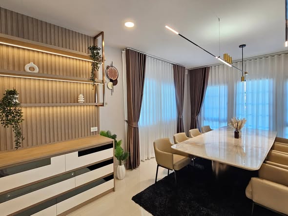 room interior and bathroom of Centro Bangna