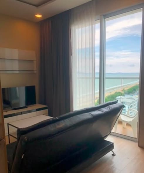 bedroom and living room of Cetus Beachfront Condominium Pattaya