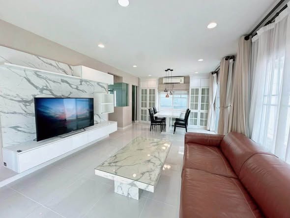 living room and kitchen of Chaiyaphruek Bangna KM.7