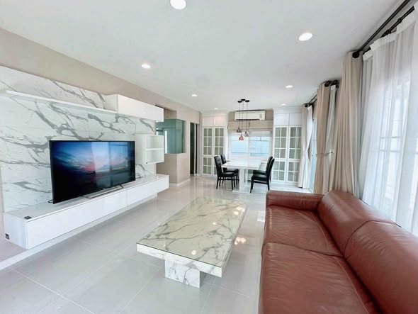 living room and kitchen of Chaiyaphruek Bangna KM.7