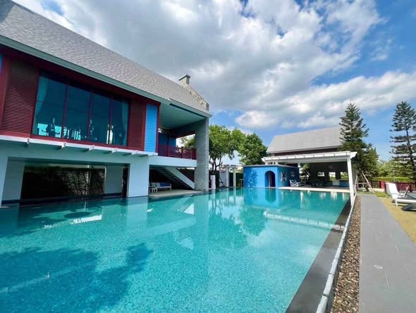 pool of Chaiyaphruek Bangna KM.7