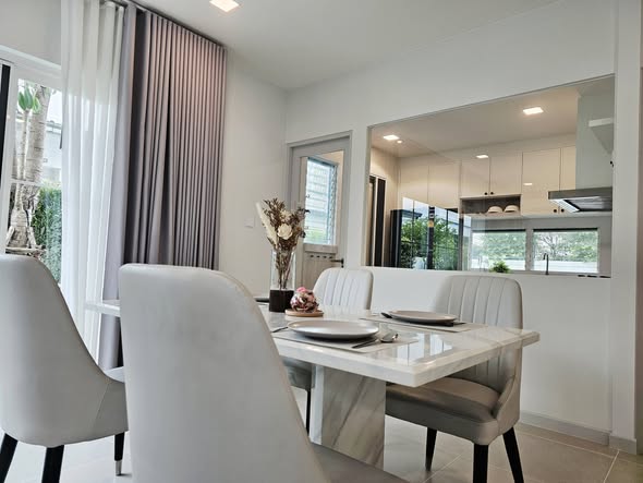 living room and room interior of Chaiyapruek Bangna KM15