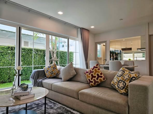 living room and room interior of Chaiyapruek Bangna KM15