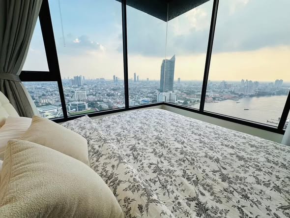 bedroom of Chapter Charoennakhon–Riverside
