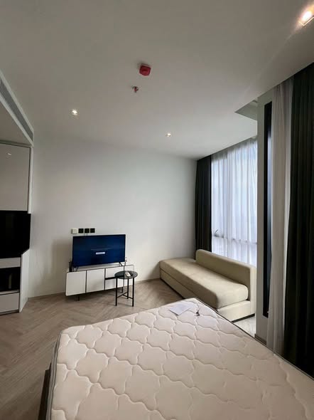 bedroom of Chapter Charoennakhon–Riverside