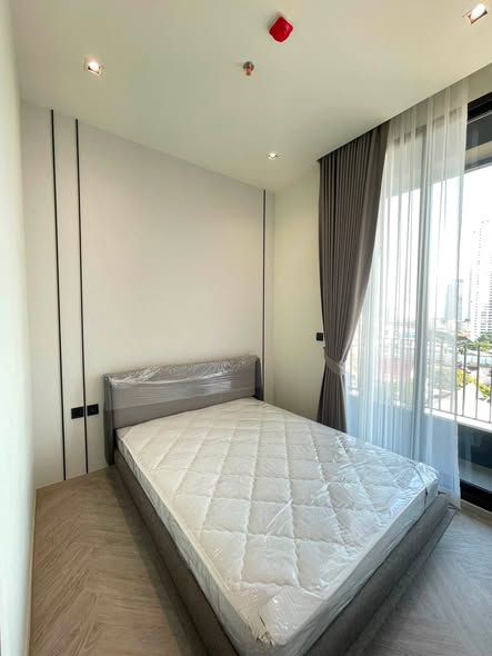 bedroom of Chapter Charoennakhon–Riverside
