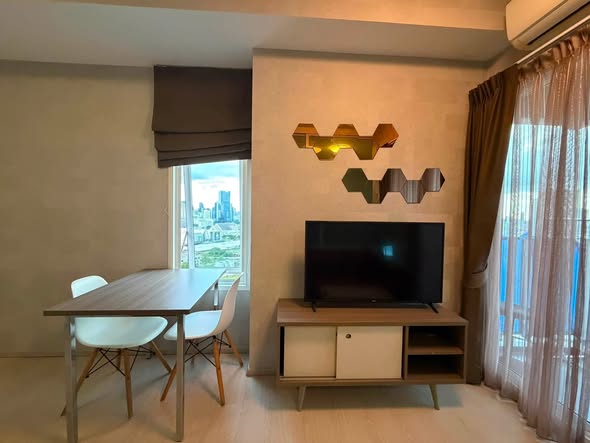 bedroom and room interior of Chapter One Eco Ratchada-HuaiKhwang