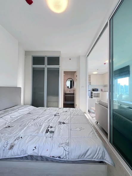 bedroom and room interior of Chapter One Eco Ratchada-HuaiKhwang