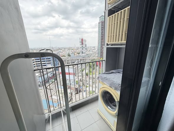 bathroom of Chapter One Midtown Lat Phrao 24