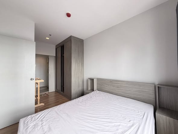 bedroom and room interior of Chapter One Midtown Lat Phrao 24