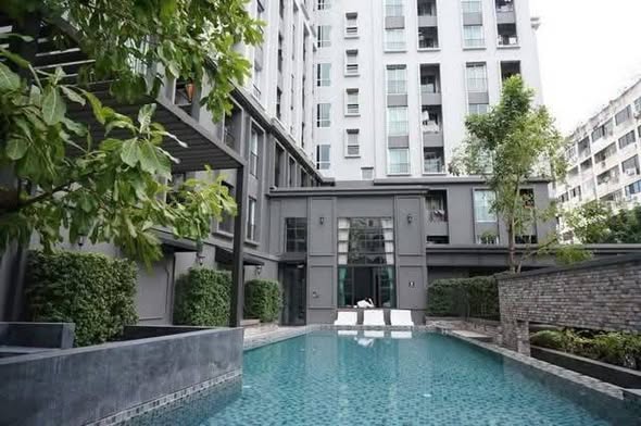 pool of Chapter One The Campus Ladprao 1