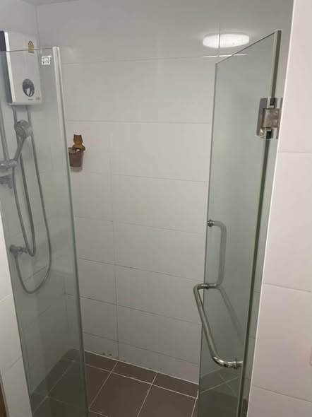 room interior and bathroom of Chapter One The Campus Ladprao 1