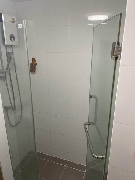room interior and bathroom of Chapter One The Campus Ladprao 1