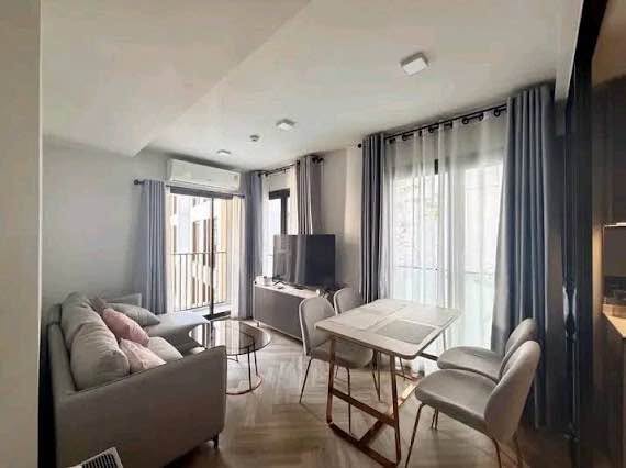 bedroom and living room of CHAPTER THONGLOR 25