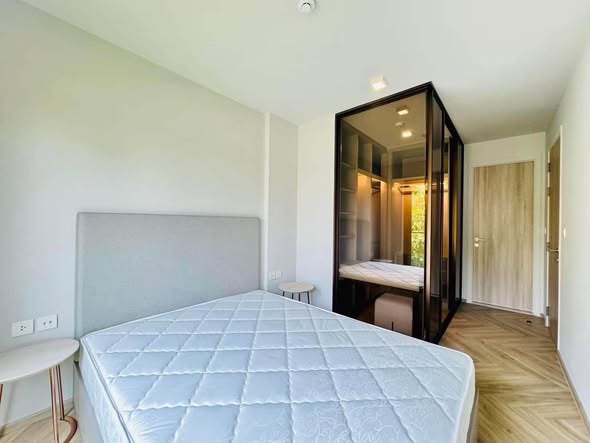 bedroom and room interior of CHAPTER THONGLOR 25