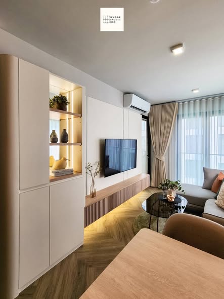 living room and room interior and bathroom of CHAPTER THONGLOR 25