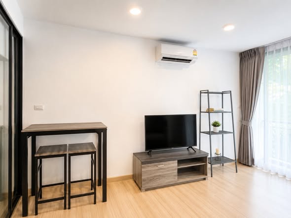 living room and bedroom of Chateau In Town Pinklao – Siriraj