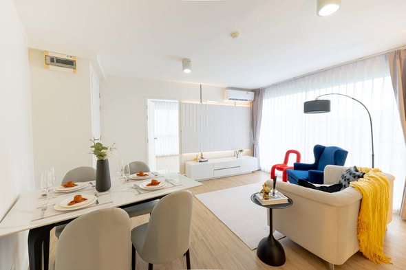 living room and bedroom of Chateau In Town Ratchada 20 Condo