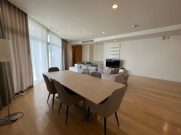 living room of Chatrium Hotel Riverside Bangkok