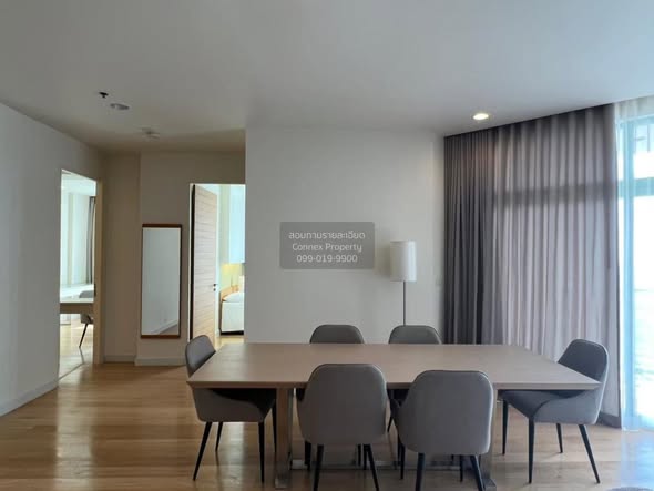living room and room interior of Chatrium Hotel Riverside Bangkok