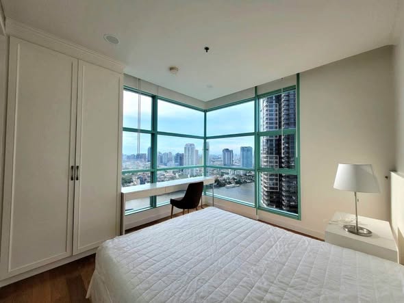 bedroom of Chatrium Riverside Condominium