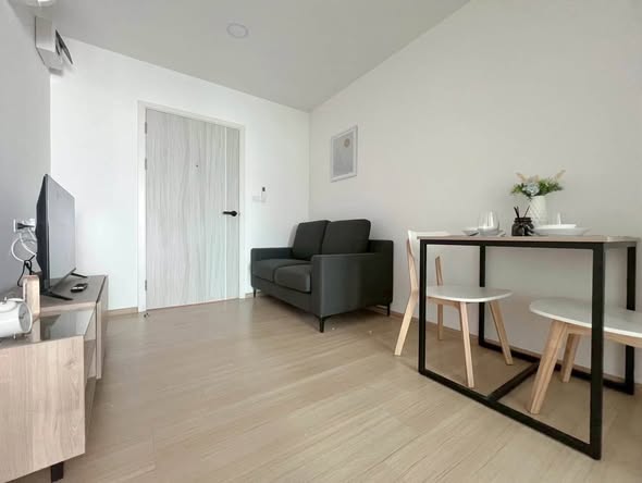 living room and room interior of Chewathai Hallmark Ladprao – Chokchai 4